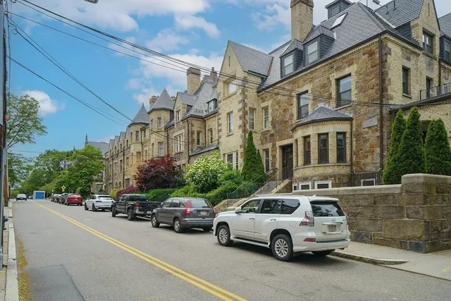 $3,000 | 354 Tappan Street, Unit 1, Brookline, MA 02445