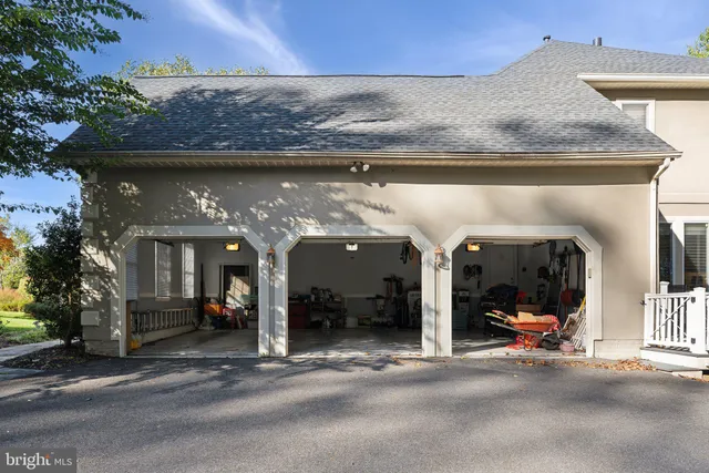 $1,850,000 | 1284 Cobble Pond Way, Vienna, VA 22182