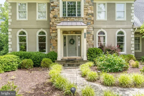 $1,850,000 | 1284 Cobble Pond Way, Vienna, VA 22182
