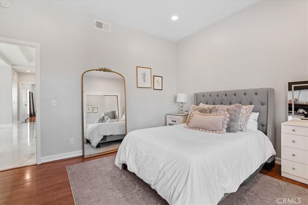 7 Centre Court Dana Point, CA 92629 - Photo 27 of 59 Guest bedroom.