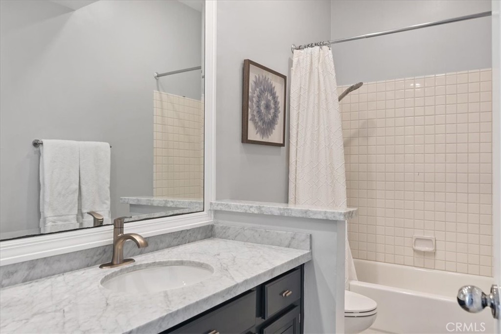 7 Centre Court Dana Point, CA 92629 - Photo 29 of 59 Guest Bathroom