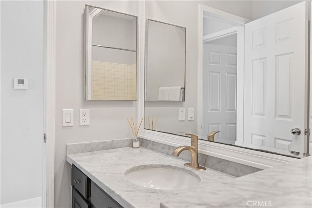 7 Centre Court Dana Point, CA 92629 - Photo 30 of 59 Guest bathroom.