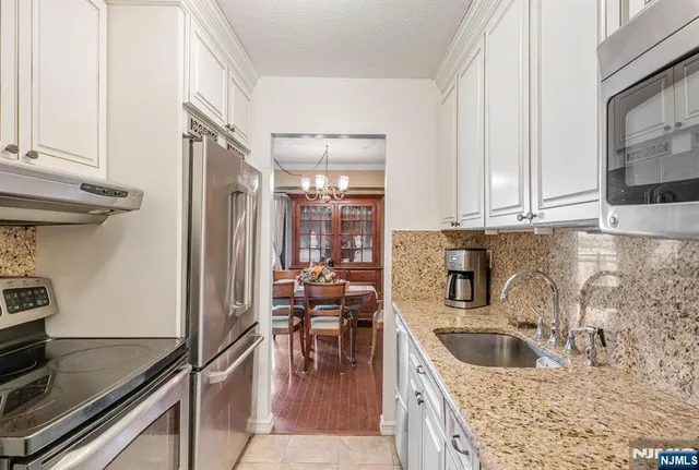 $300,000 | 125 Prospect Avenue, Unit 16C, Hackensack, NJ 07601