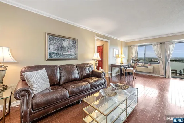 $300,000 | 125 Prospect Avenue, Unit 16C, Hackensack, NJ 07601