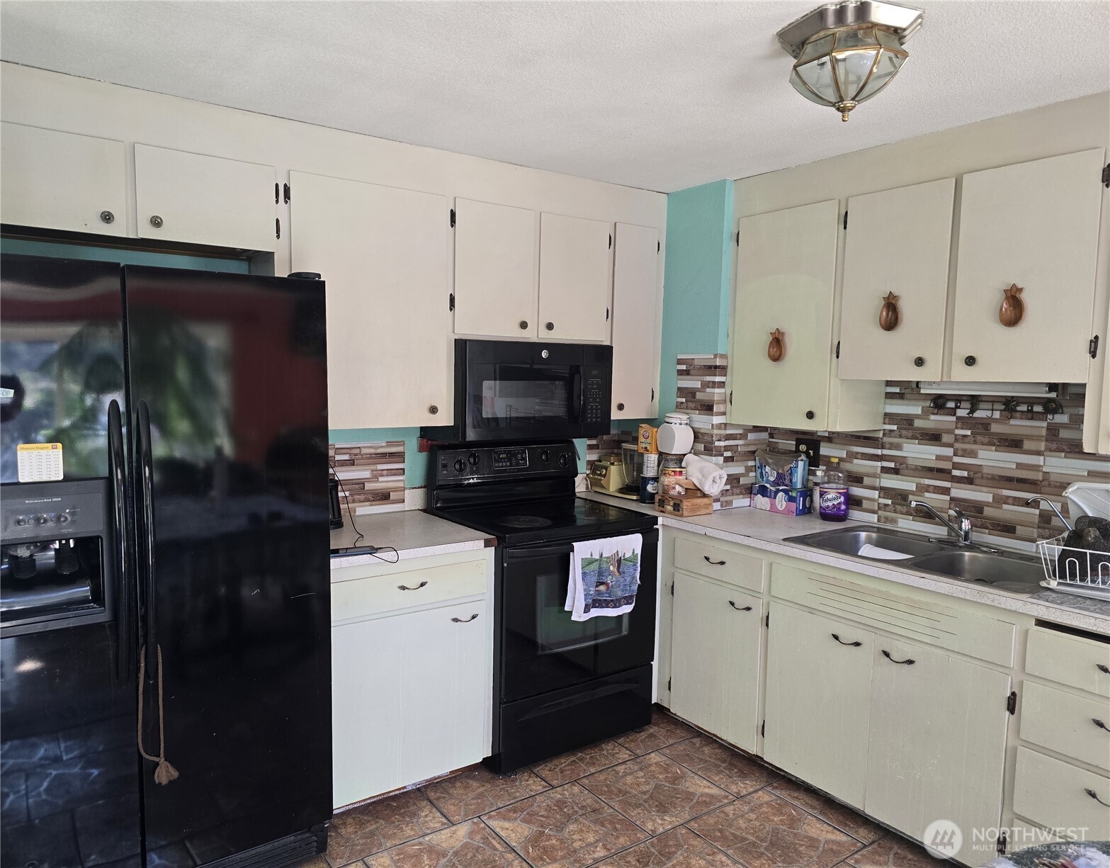 710 Adobe Way Selah, WA 98942 - Photo 6 of 24