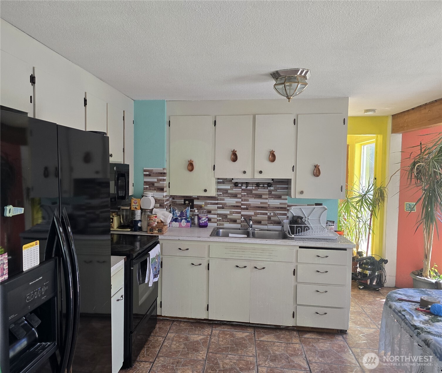 710 Adobe Way Selah, WA 98942 - Photo 7 of 24