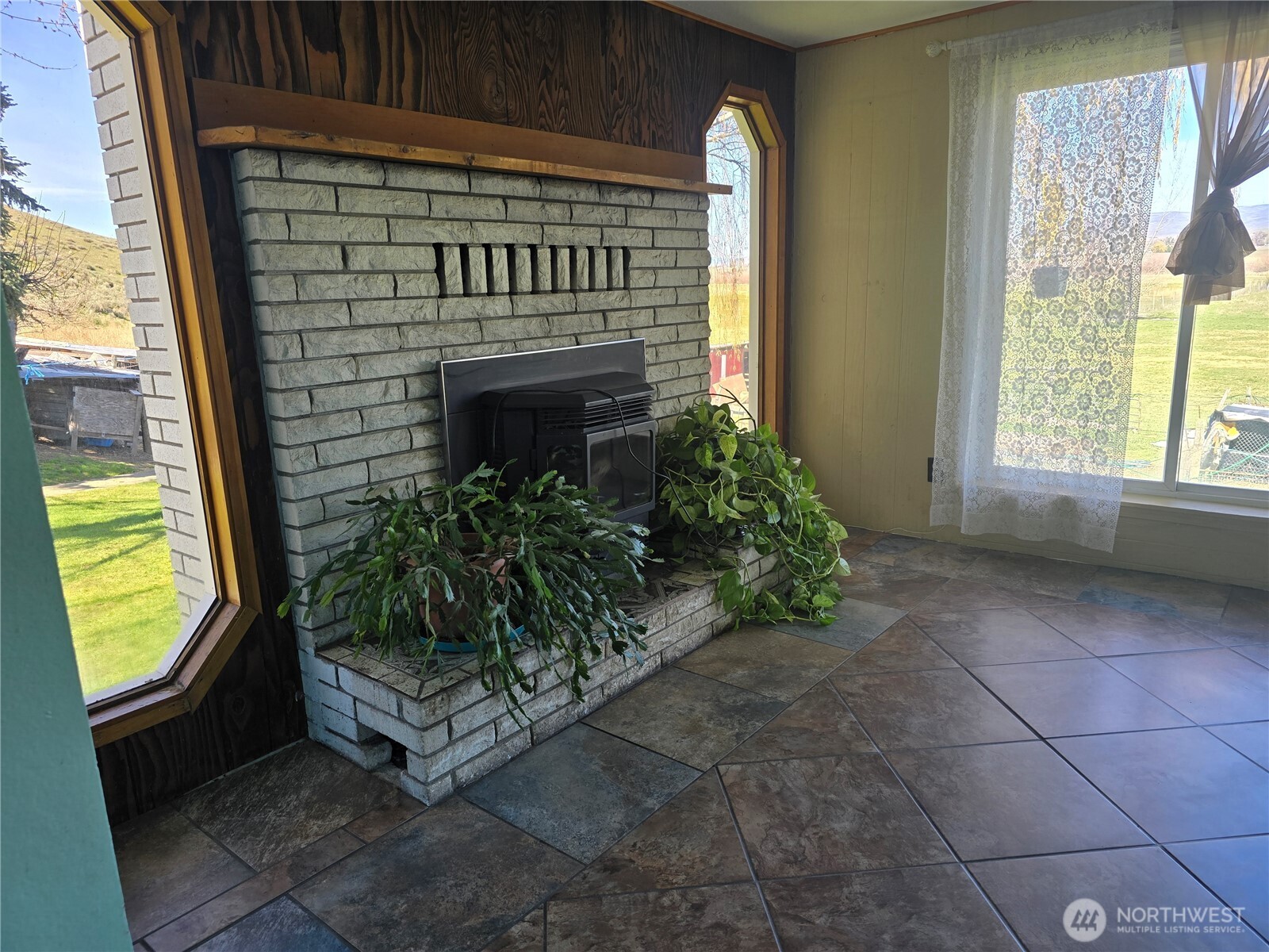 710 Adobe Way Selah, WA 98942 - Photo 8 of 24