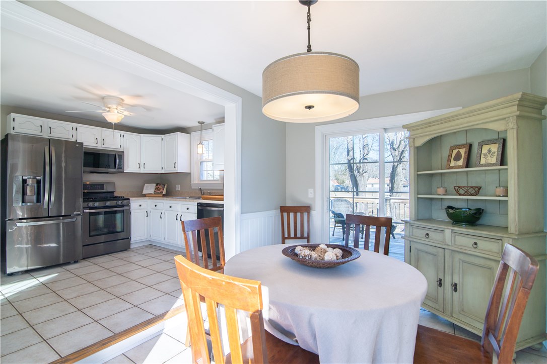 10 Mayfield Road Barrington, RI 02806 - Photo 3 of 32