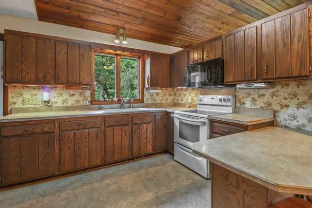 $545,000 | 88 East Waterloo Road, Waterloo, WI 53594