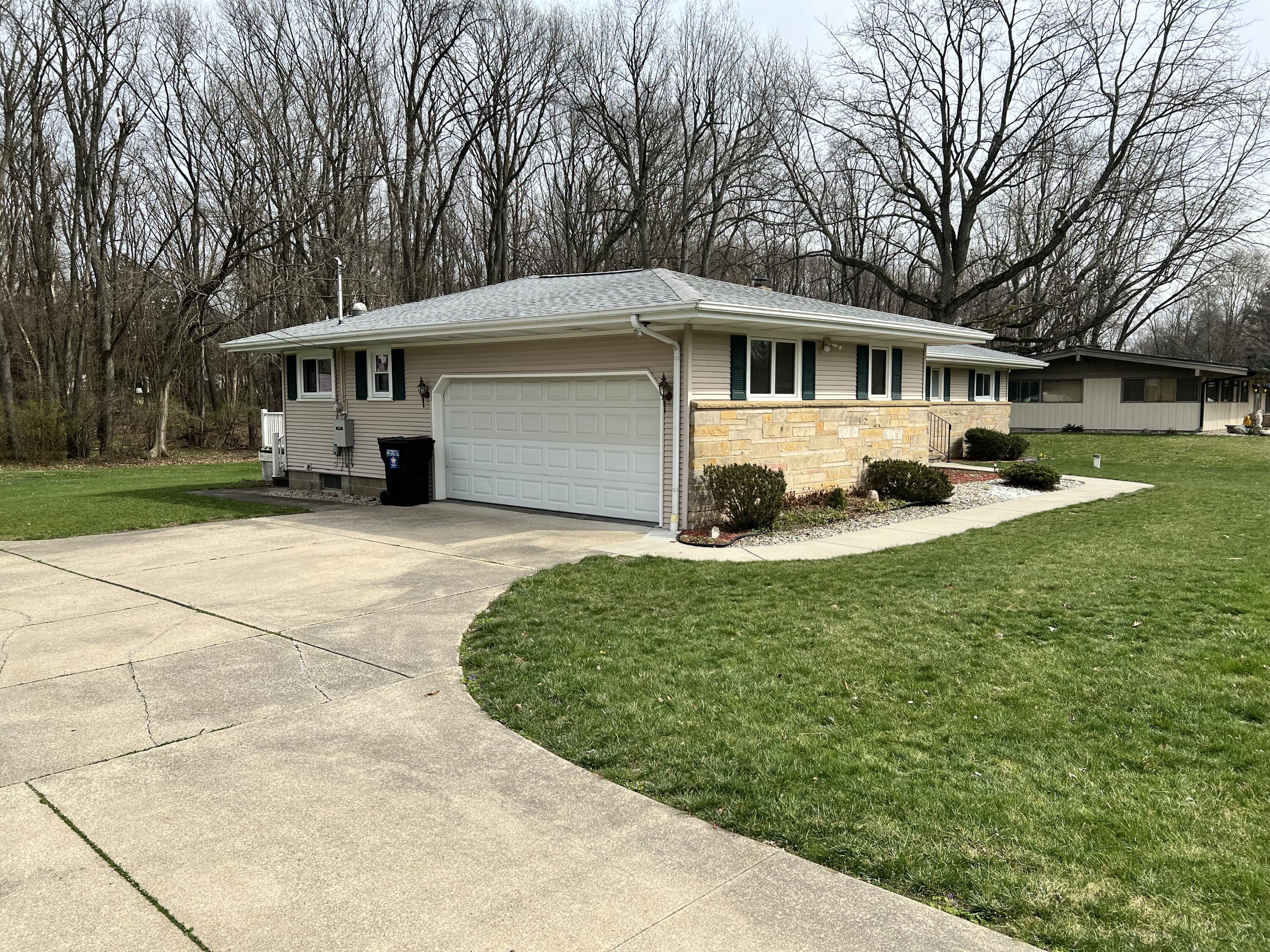 154 Fuller Road Battle Creek, MI 49015 - Photo 2 of 19 IMG_6790