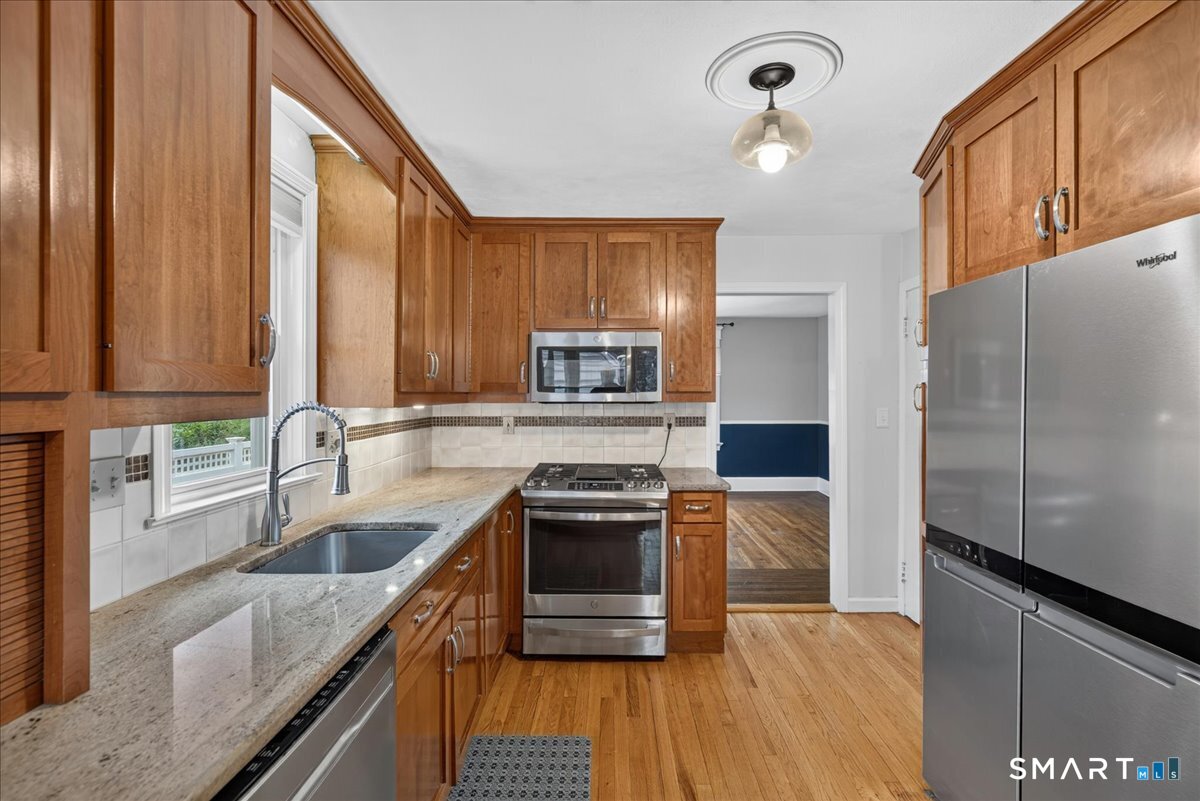 146 Filbert Street Hamden, CT 06517 - Photo 12 of 40