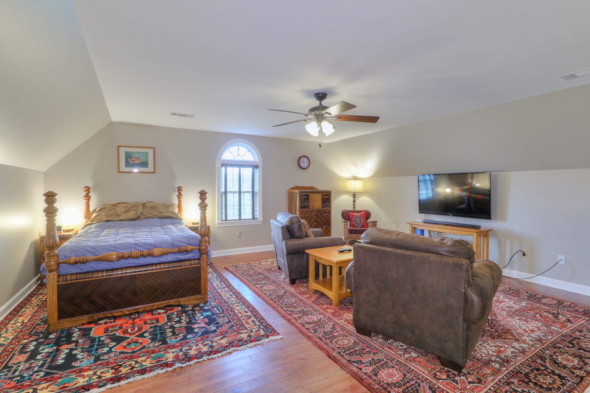 465 North Commerce Road Watertown, TN 37184 - Photo 23 of 47 a living room with furniture and a flat screen tv