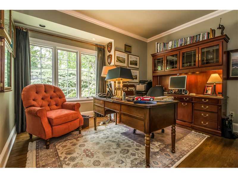 133 Stephen Mather Road Darien, CT 06820 - Photo 4 of 24 a living room with furniture and a window