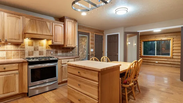 $1,499,000 | 12621 East Blanchard Road, Elk, WA 99009