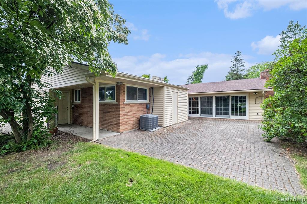40890 West 10 Mile Road Novi, MI 48375 - Photo 25 of 32