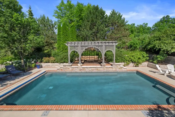 $1,295,000 | 1168 Mary Hill Circle, Hartland, WI 53029