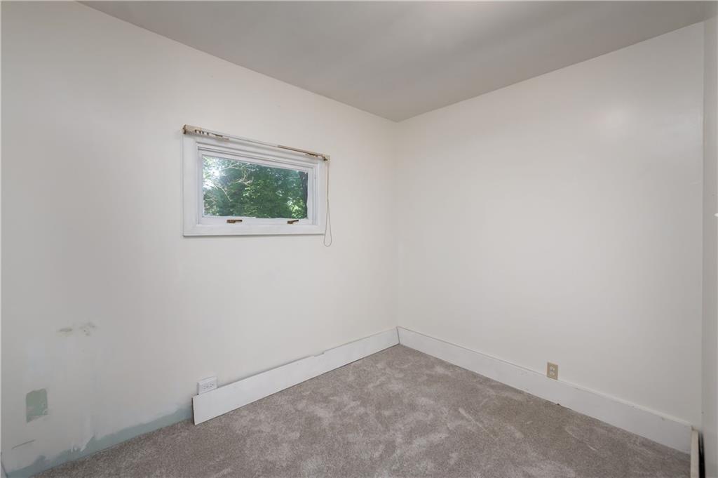 1438 Chicora Road Chicora, PA 16025 - Photo 20 of 25 an empty room with a window