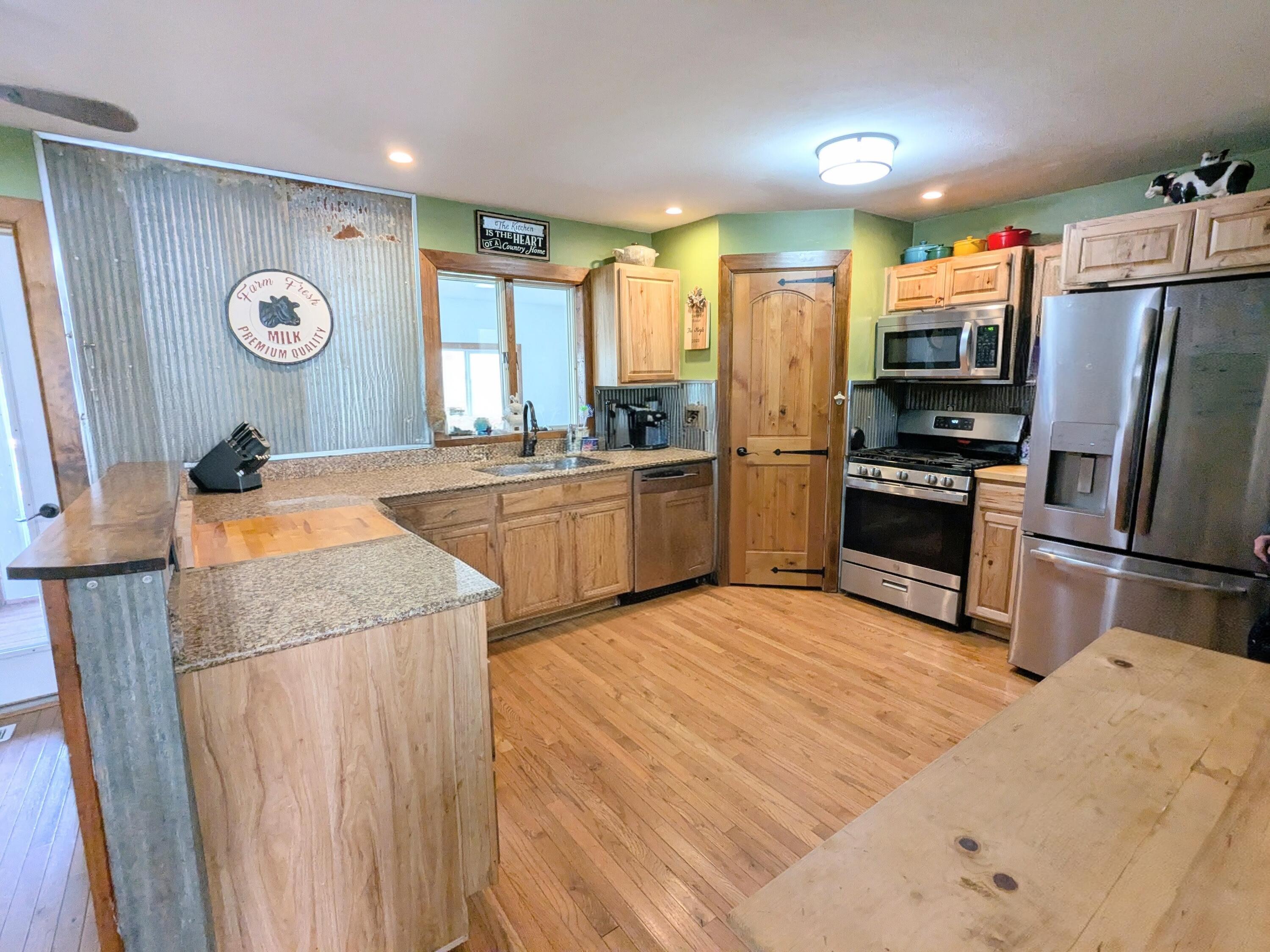9913 Jones Road Bellevue, MI 49021 - Photo 17 of 94 PXL_20251030_201800628.MP~2