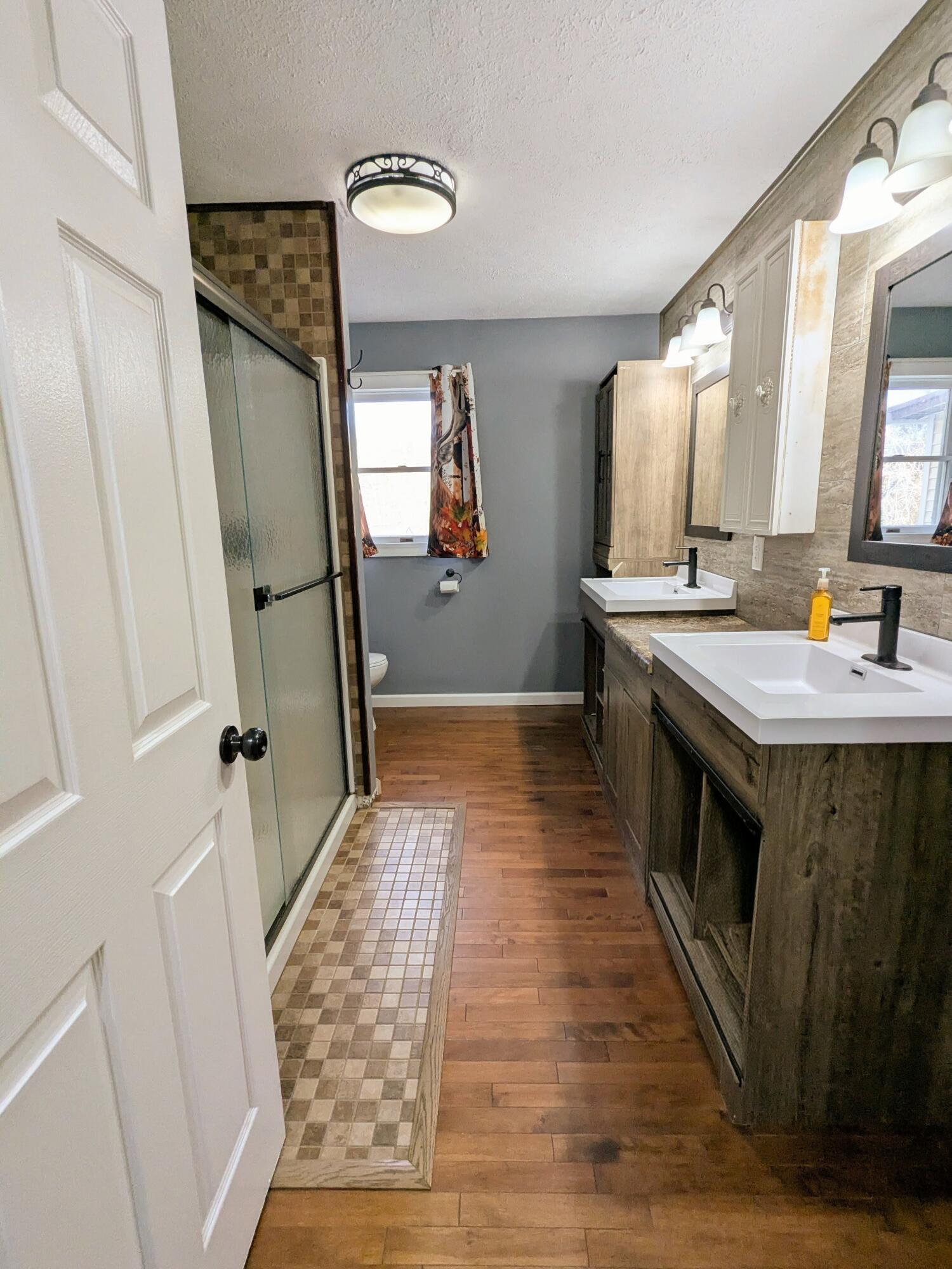 9913 Jones Road Bellevue, MI 49021 - Photo 25 of 94 PXL_20251030_201106802.MP~2