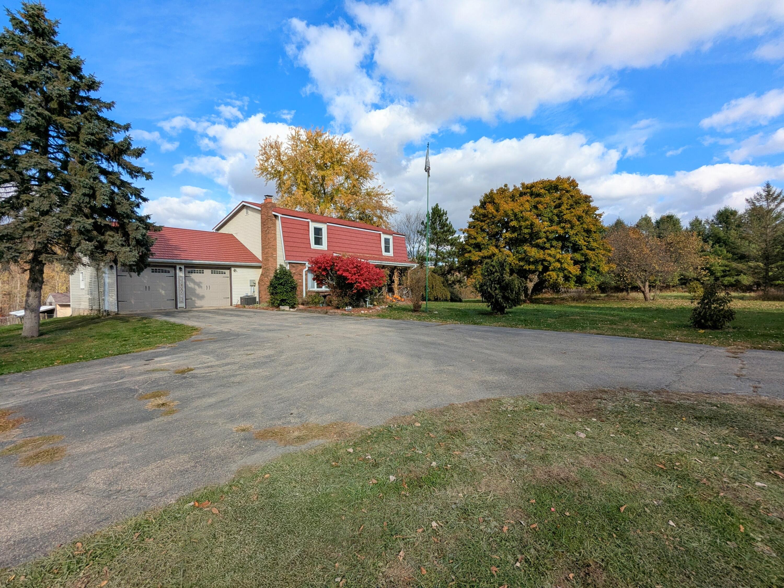 9913 Jones Road Bellevue, MI 49021 - Photo 5 of 94 PXL_20251030_193654423.MP~2