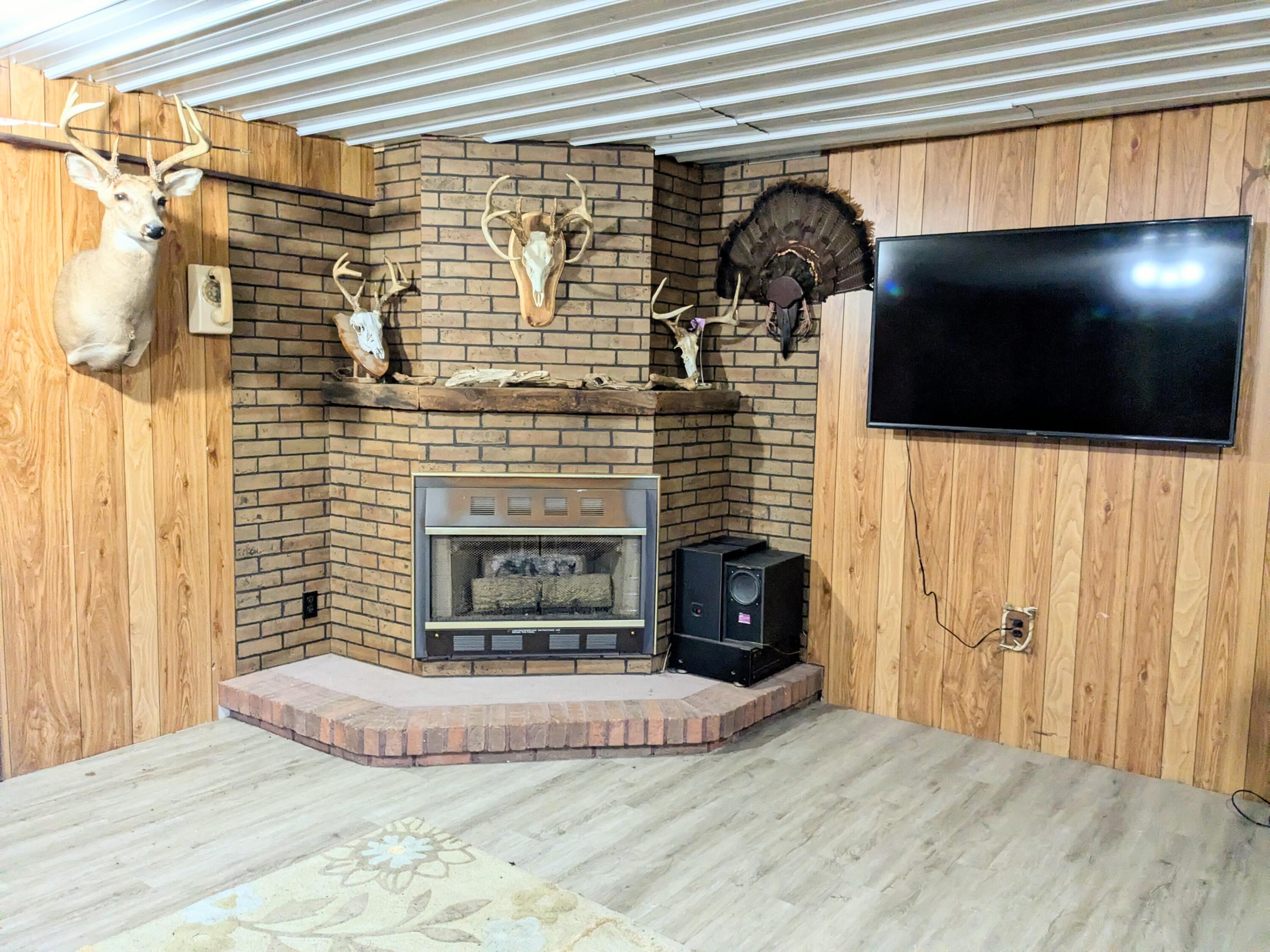 9913 Jones Road Bellevue, MI 49021 - Photo 54 of 94 PXL_20251030_210334327.MP~2