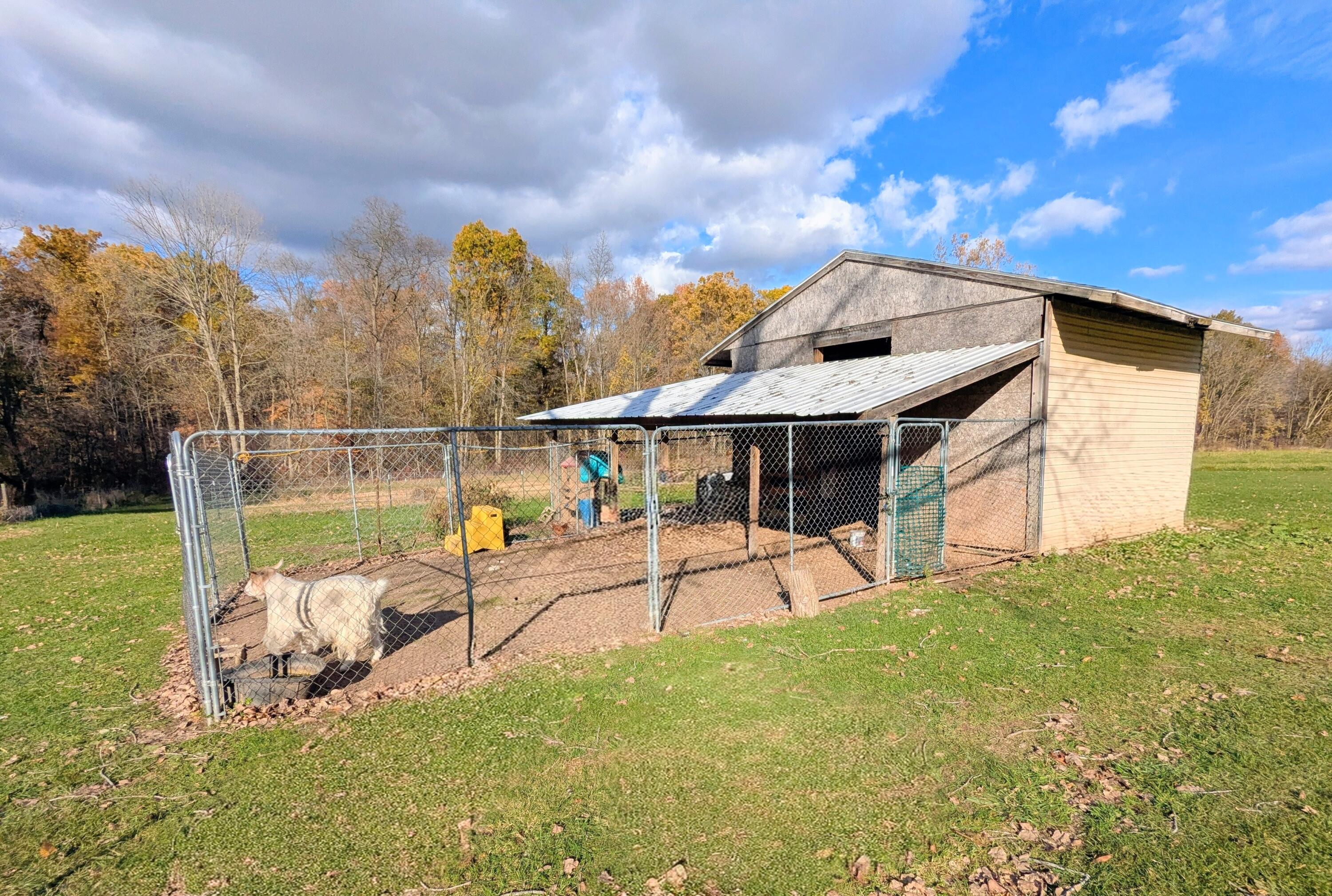 9913 Jones Road Bellevue, MI 49021 - Photo 84 of 94 PXL_20251030_194954403.MP~2