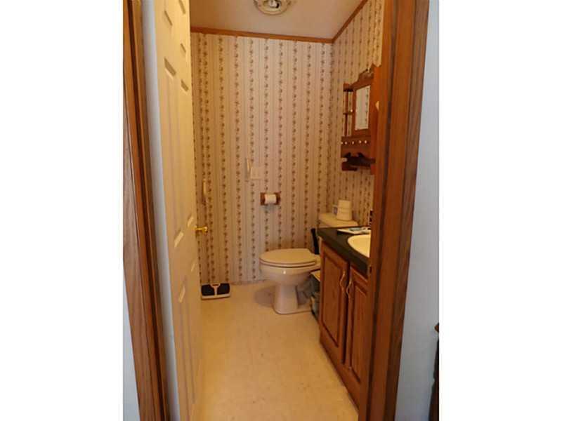 53 Old Union Road Washington, ME 04574 - Photo 13 of 17 Bathroom.