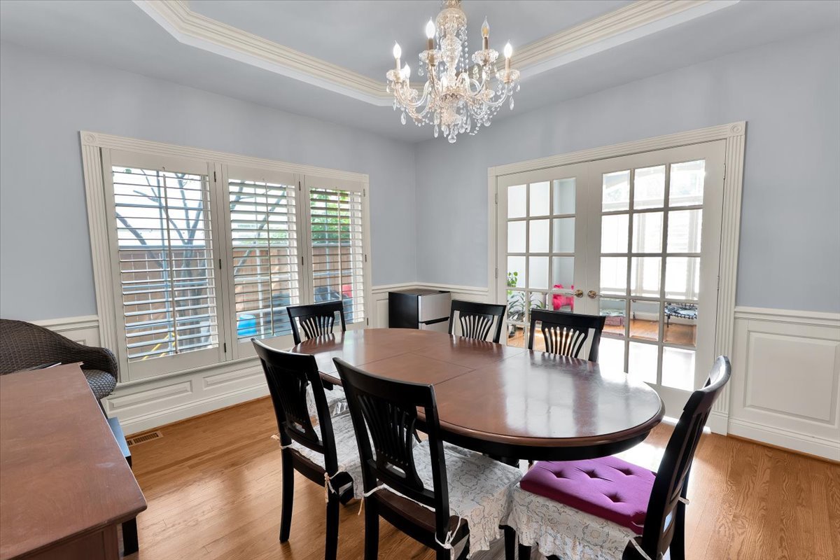 310 North County Line Road Hinsdale, IL 60521 - Photo 7 of 43 a view of a dining room with furniture window and outside view