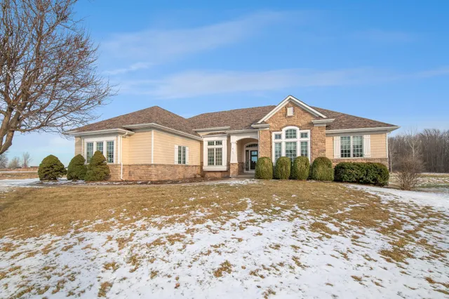 $749,900 | 581 Royal Saint Pats Drive, Wrightstown, WI 54180