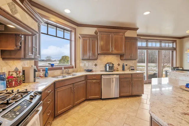 $749,900 | 581 Royal Saint Pats Drive, Wrightstown, WI 54180