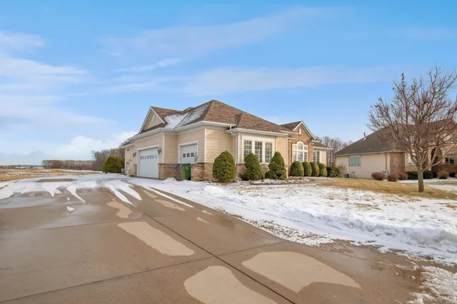 $749,900 | 581 Royal Saint Pats Drive, Wrightstown, WI 54180