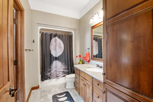 $749,900 | 581 Royal Saint Pats Drive, Wrightstown, WI 54180