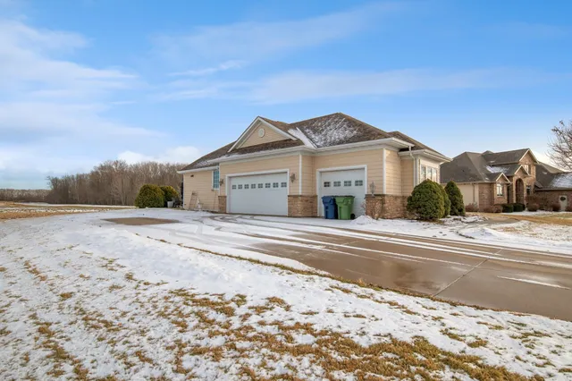 $749,900 | 581 Royal Saint Pats Drive, Wrightstown, WI 54180