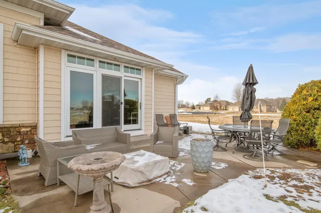 $749,900 | 581 Royal Saint Pats Drive, Wrightstown, WI 54180