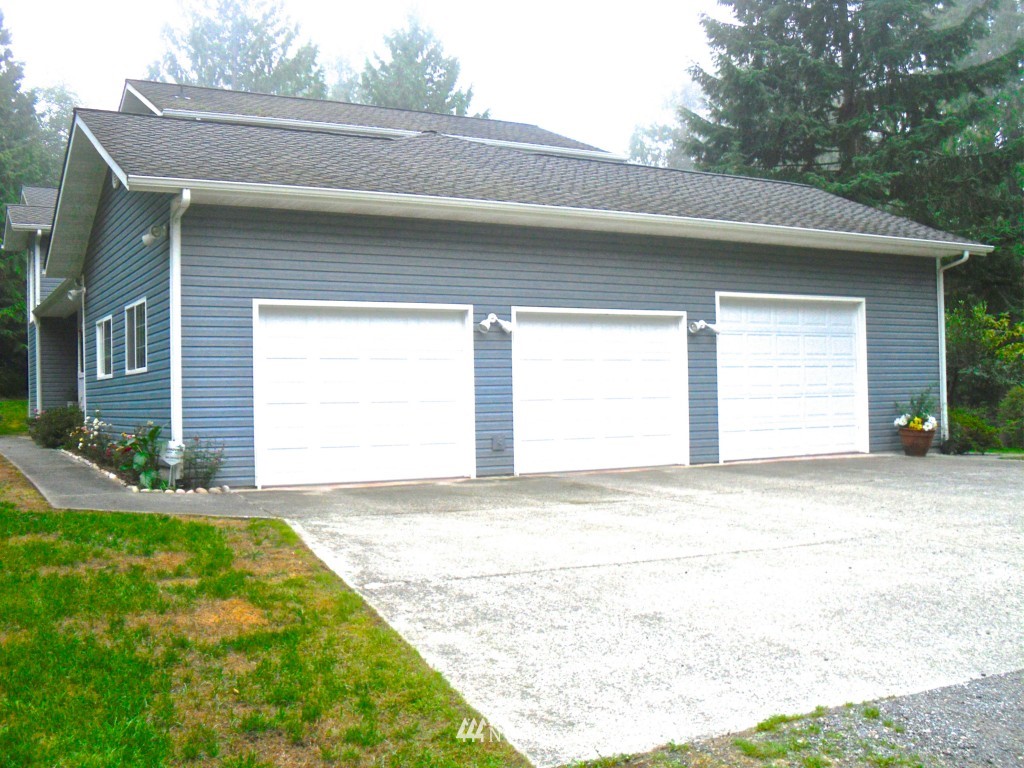 5262 Lars Hansen Road Southeast Port Orchard, WA 98367 - Photo 3 of 21 Gallery Image 3