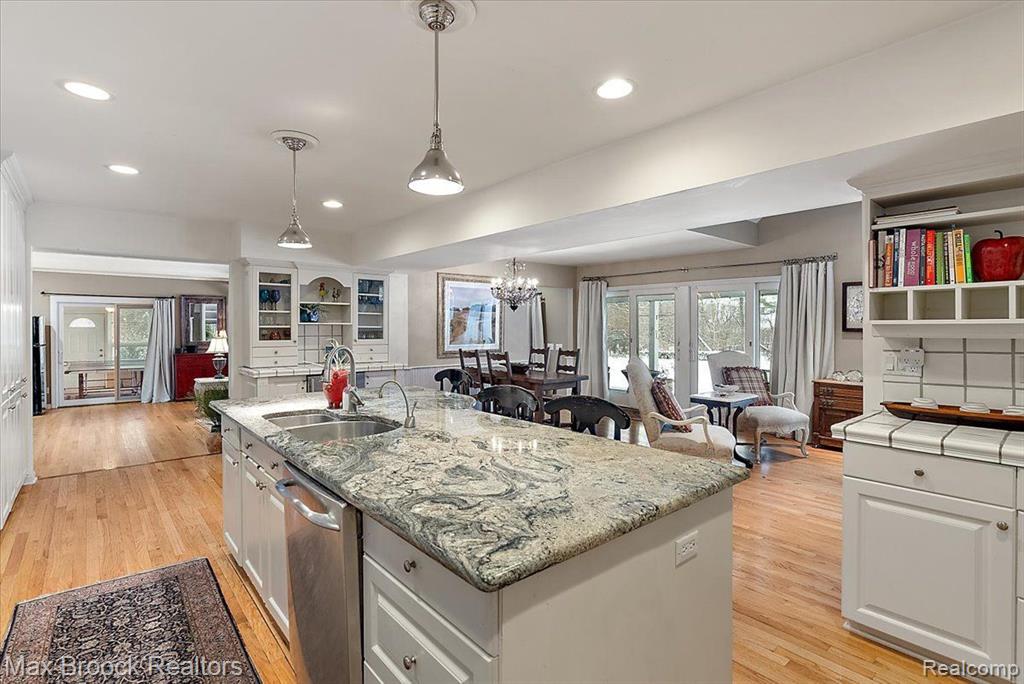 2085 Quarton Road Bloomfield Hills, MI 48301 - Photo 8 of 55