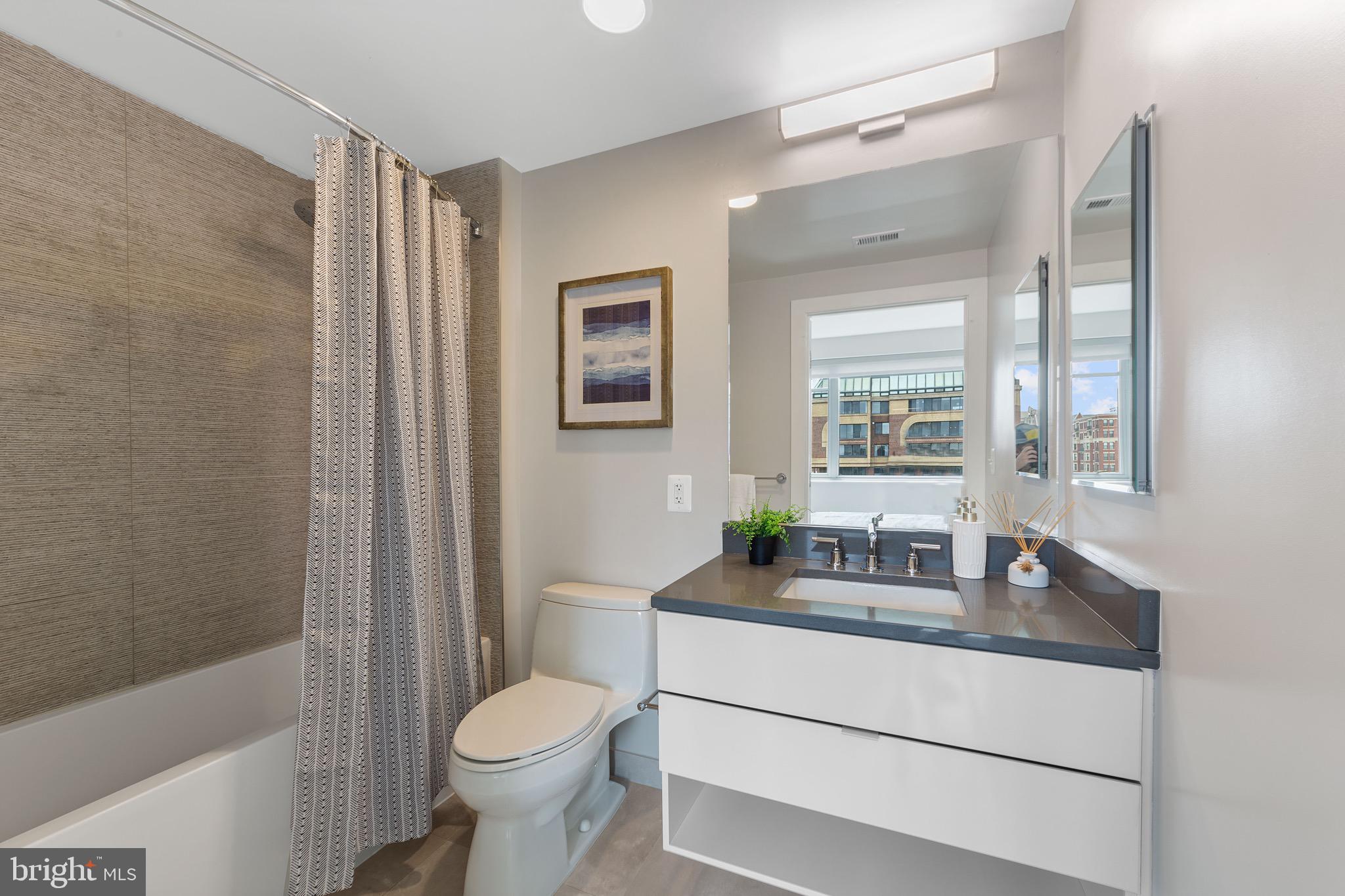 1311 13th Street Northwest, Unit PH9 Washington, DC 20005 - Photo 30 of 52 Full Bathroom