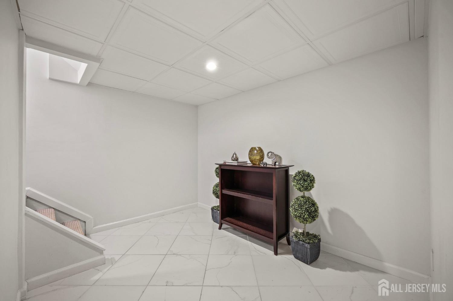 47 Landsdowne Road East Brunswick, NJ 08816 - Photo 13 of 35 Gallery Image 13