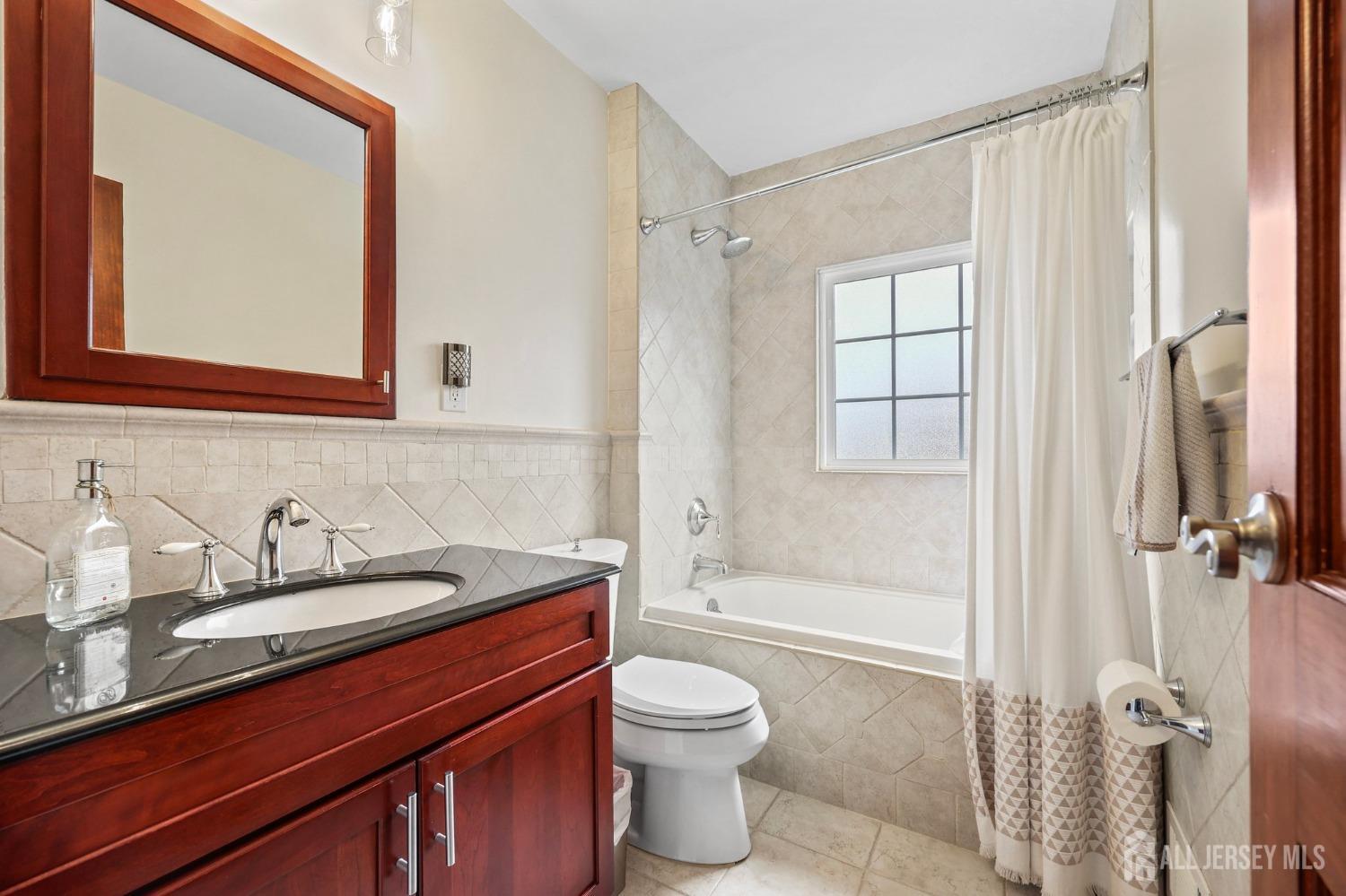 47 Landsdowne Road East Brunswick, NJ 08816 - Photo 20 of 35 Gallery Image 20
