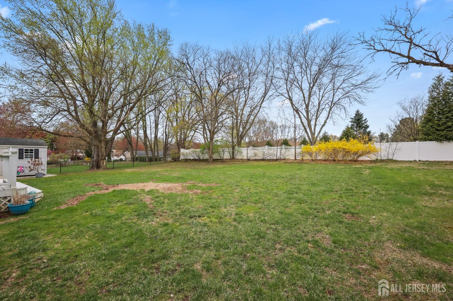47 Landsdowne Road East Brunswick, NJ 08816 - Photo 27 of 35 Gallery Image 27
