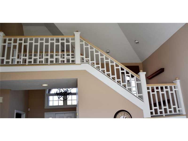 8818 Promontory Road Indianapolis, IN 46236 - Photo 4 of 24 Gallery Image 4