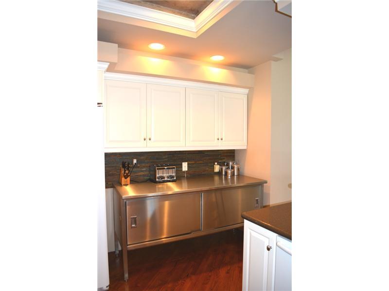 8818 Promontory Road Indianapolis, IN 46236 - Photo 10 of 24 Gallery Image 10