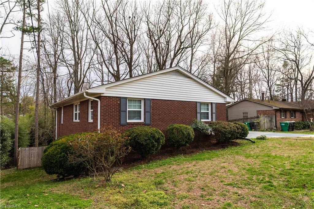 1203 Robinhood Road High Point, NC 27262 - Photo 3 of 30 Gallery Image 3