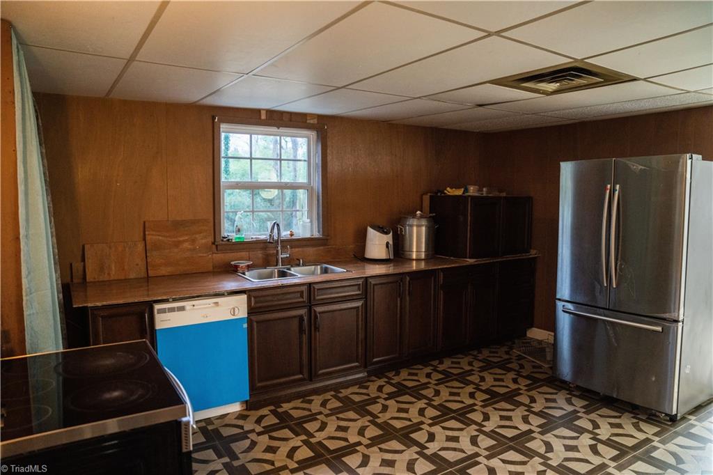 1203 Robinhood Road High Point, NC 27262 - Photo 26 of 30 Gallery Image 26