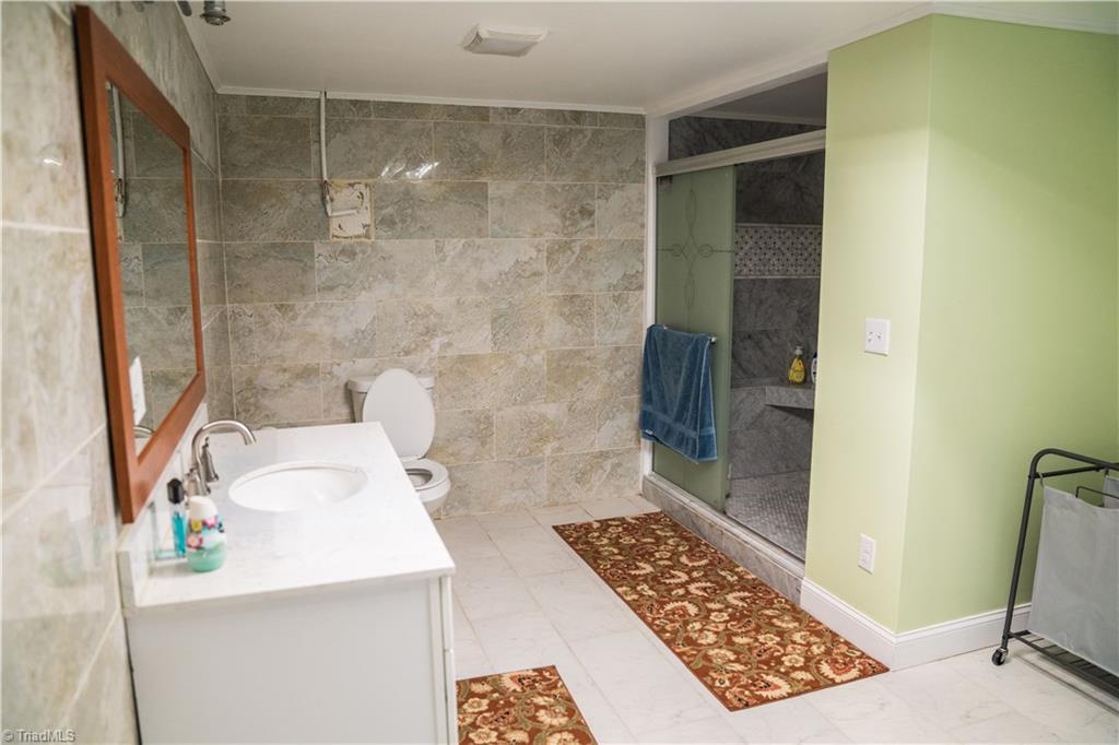 1203 Robinhood Road High Point, NC 27262 - Photo 28 of 30 Gallery Image 28