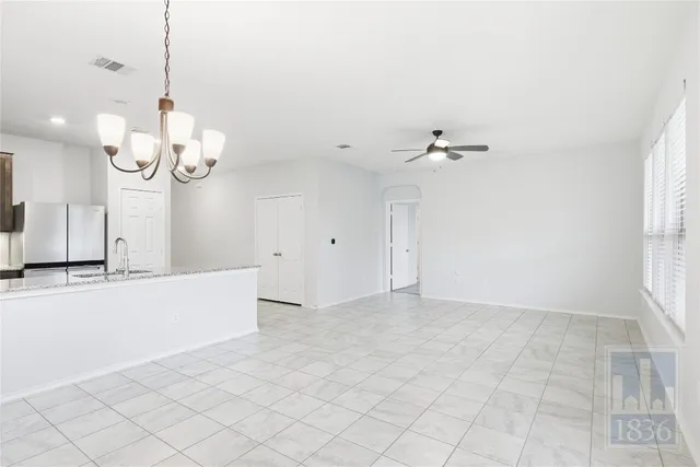 $2,200 | 8005 Crystalbrook West, Austin, TX 78724