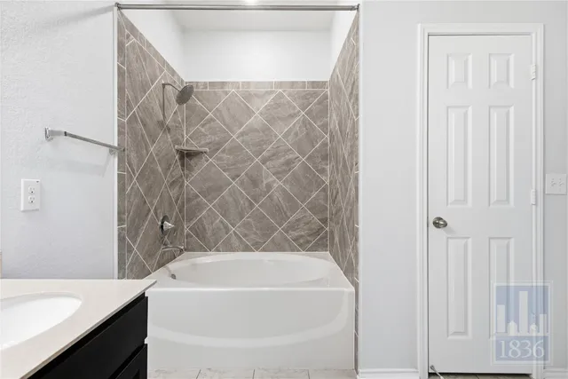 $2,200 | 8005 Crystalbrook West, Austin, TX 78724