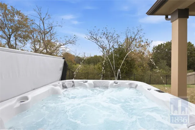 $2,200 | 8005 Crystalbrook West, Austin, TX 78724