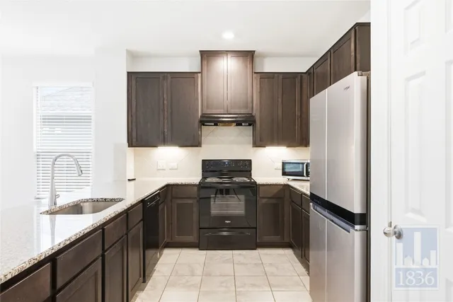 $2,200 | 8005 Crystalbrook West, Austin, TX 78724