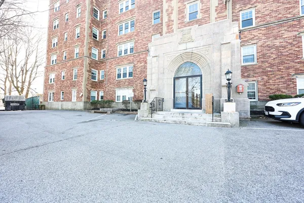 $1,700 | 195 Thomas E. Burgin Parkway, Unit 407, Quincy, MA 02169